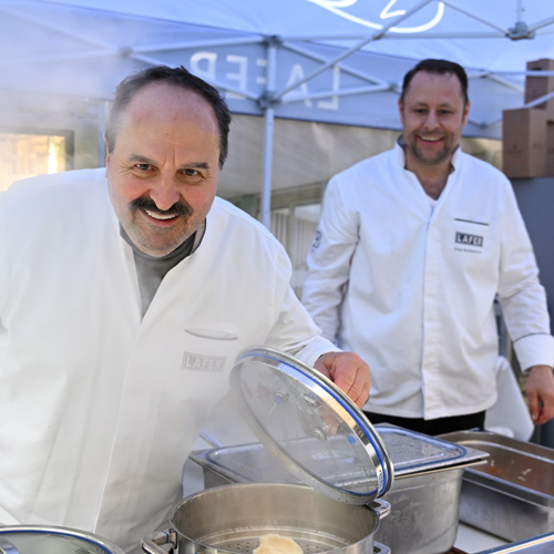 Kochen auf höchstem Niveau: Gemeinsam mit Starkoch Johann Lafer bei einem Streetfood Festival am Bodensee