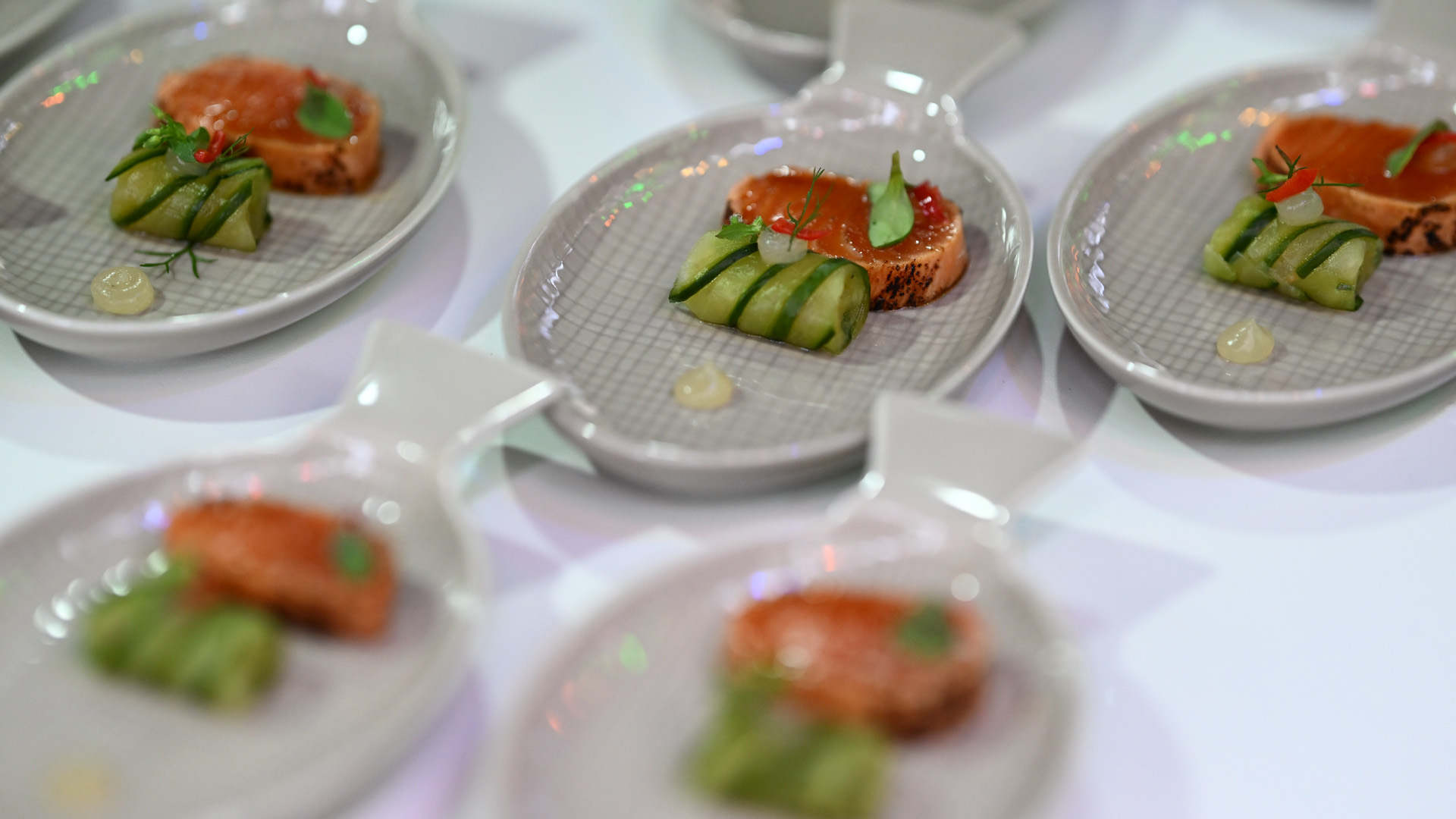 slider_1920x1080_sashimi_lachs_2_low